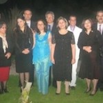 عکس هفت مدیر بهائی در تهران به اتفاق همسرانشان، قبل از دستگیری در سال ۲۰۰۸